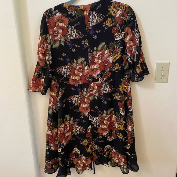 JUNE AND HUDSON WRAP FALL FLORAL MIDI DRESS SIZE S - Picture 2 of 4
